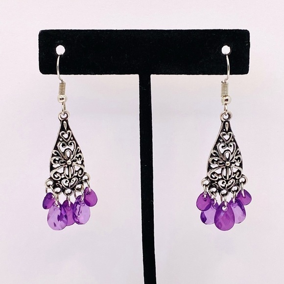Earrings Dangles Silver Tone Purple acrylic beads - Picture 6 of 11